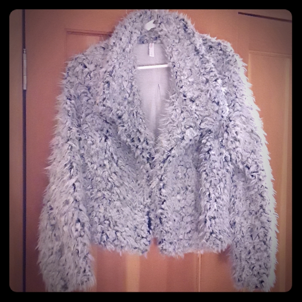MUST SELL SOON! Women's Faux Fur Jacket